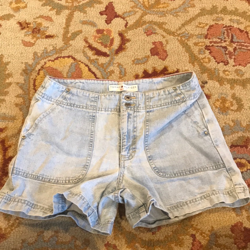 Vintage Tommy Hilfiger high rise shorts.